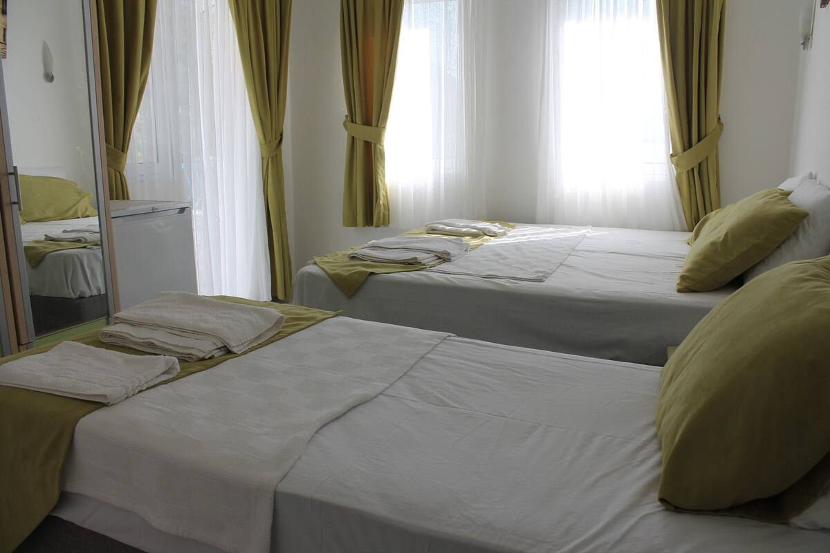 Familienzimmer | 1 Schlafzimmer, Bügeleisen/Bügelbrett, kostenloses WLAN, Bettwäsche