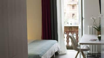 Single Room | In-room safe, desk, free WiFi, bed sheets
