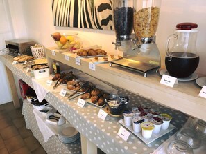 Free daily buffet breakfast