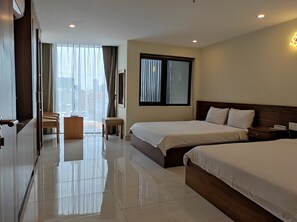 Deluxe Quadruple Room, Partial Ocean View