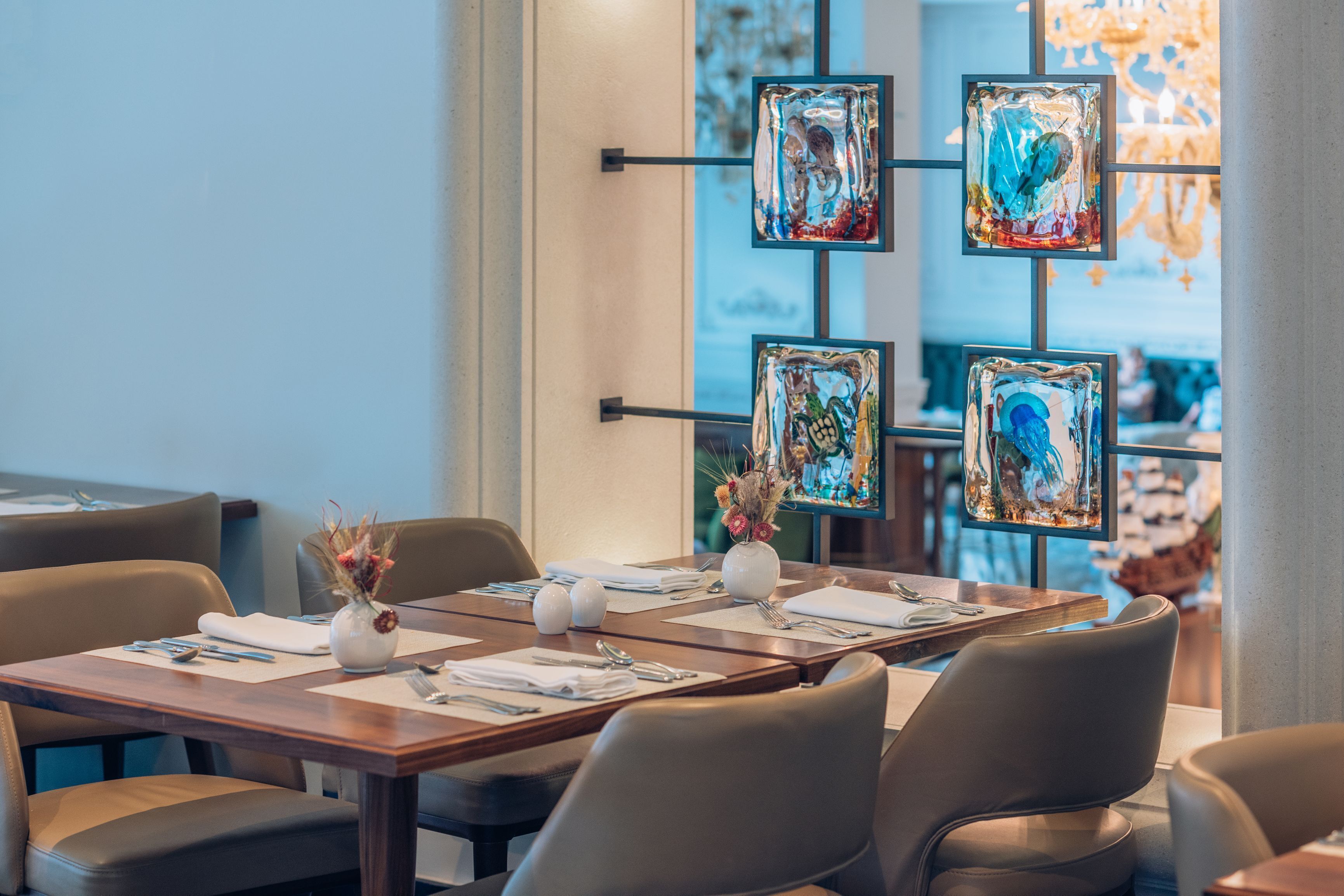 breakfast, lunch and dinner served