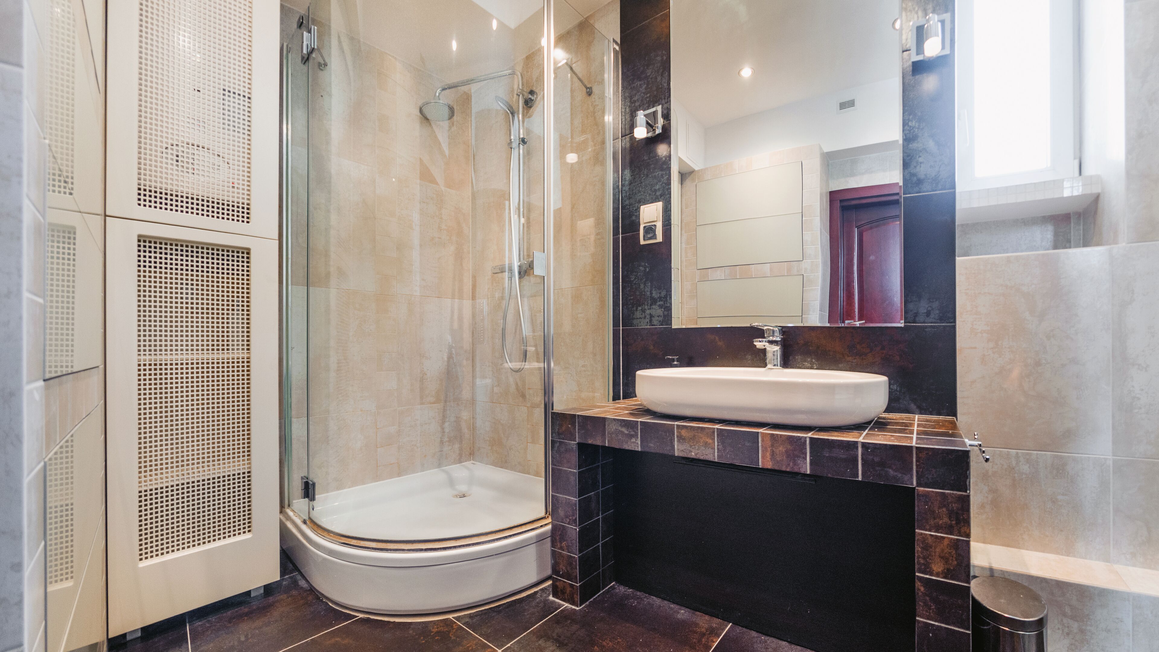 Apartment (Swietojanska 83/4) | Bathroom | Bathtub, hair dryer, towels, toilet paper