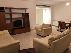 Living area - Family-Friendly Home in Greater Beirut (Baabda)