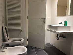 Family Apartment, 2 Bedrooms | Bathroom