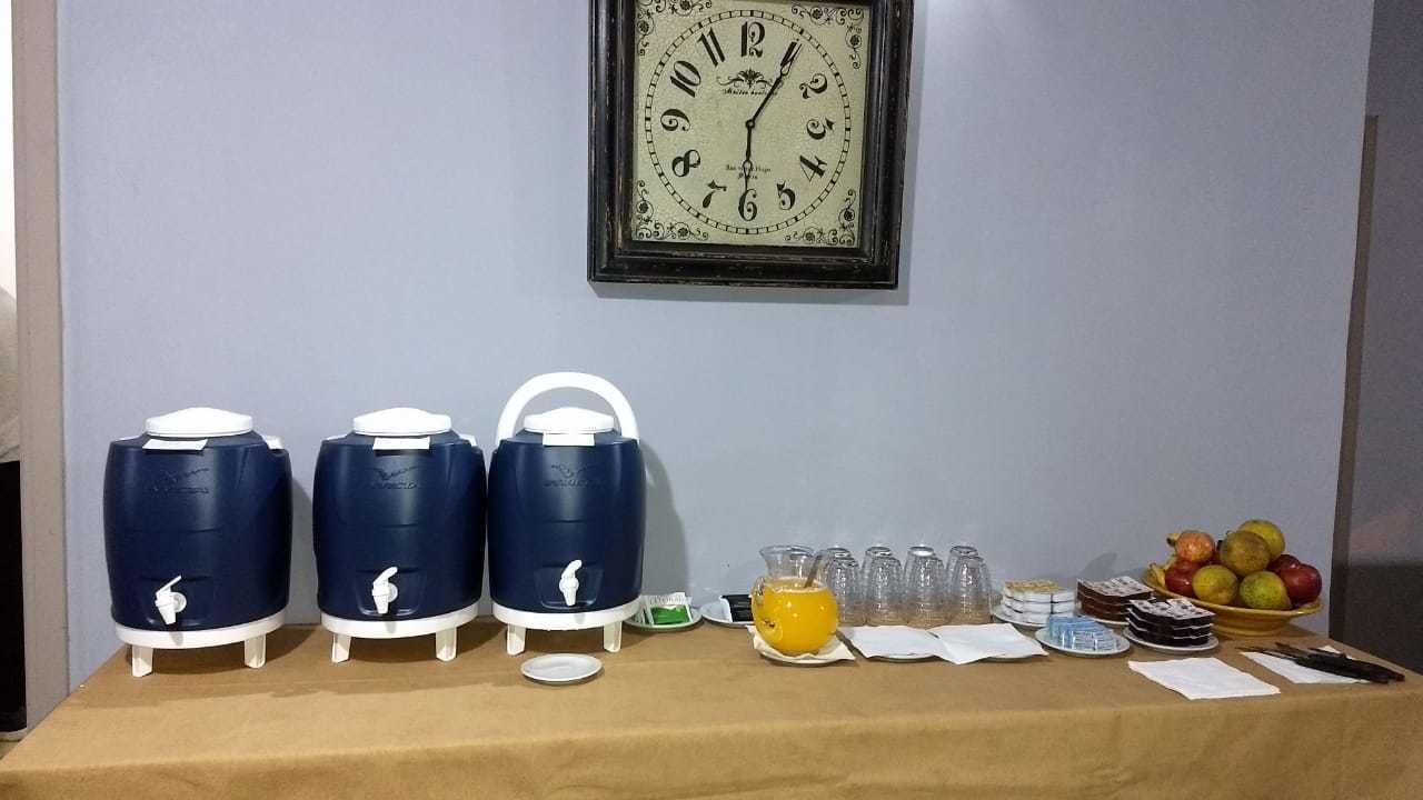 free daily full breakfast