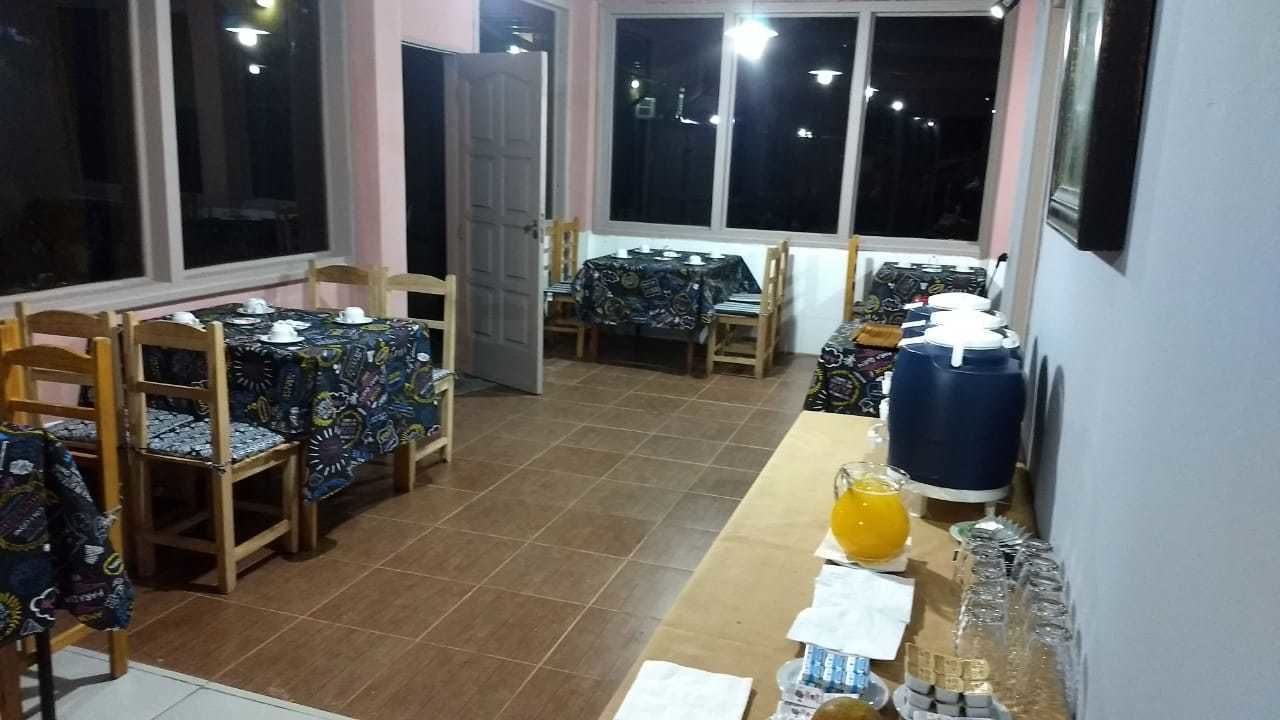 free daily full breakfast