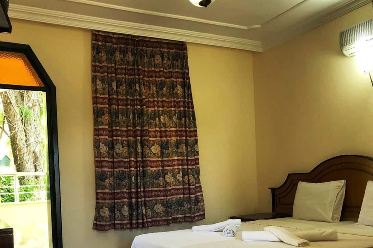 Standard Room | 1 bedroom, in-room safe, bed sheets