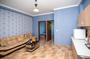 Laptop workspace, iron/ironing board, free WiFi, bed sheets