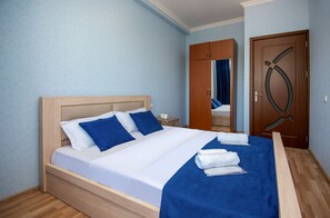 Deluxe Apartment, 2 Bedrooms | 2 bedrooms, laptop workspace, iron/ironing board, free WiFi - Penta Tbilisi (Tbilisi)