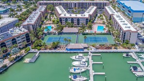 Exterior - Spacious 2 Bedroom Condo with Bay Views (Marco Island)