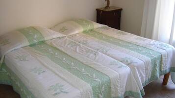 Individually decorated, individually furnished, desk, soundproofing