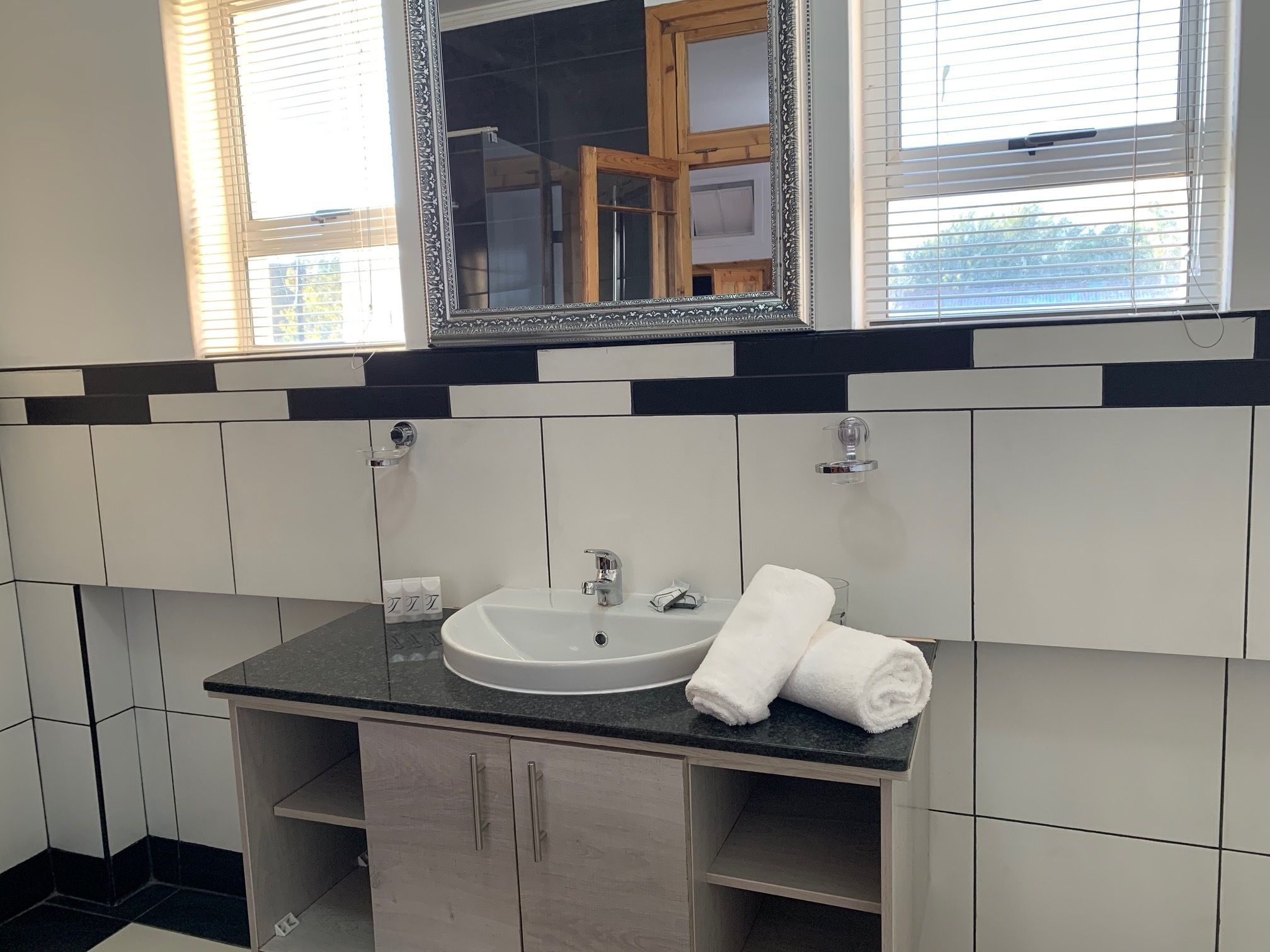 free toiletries, towels