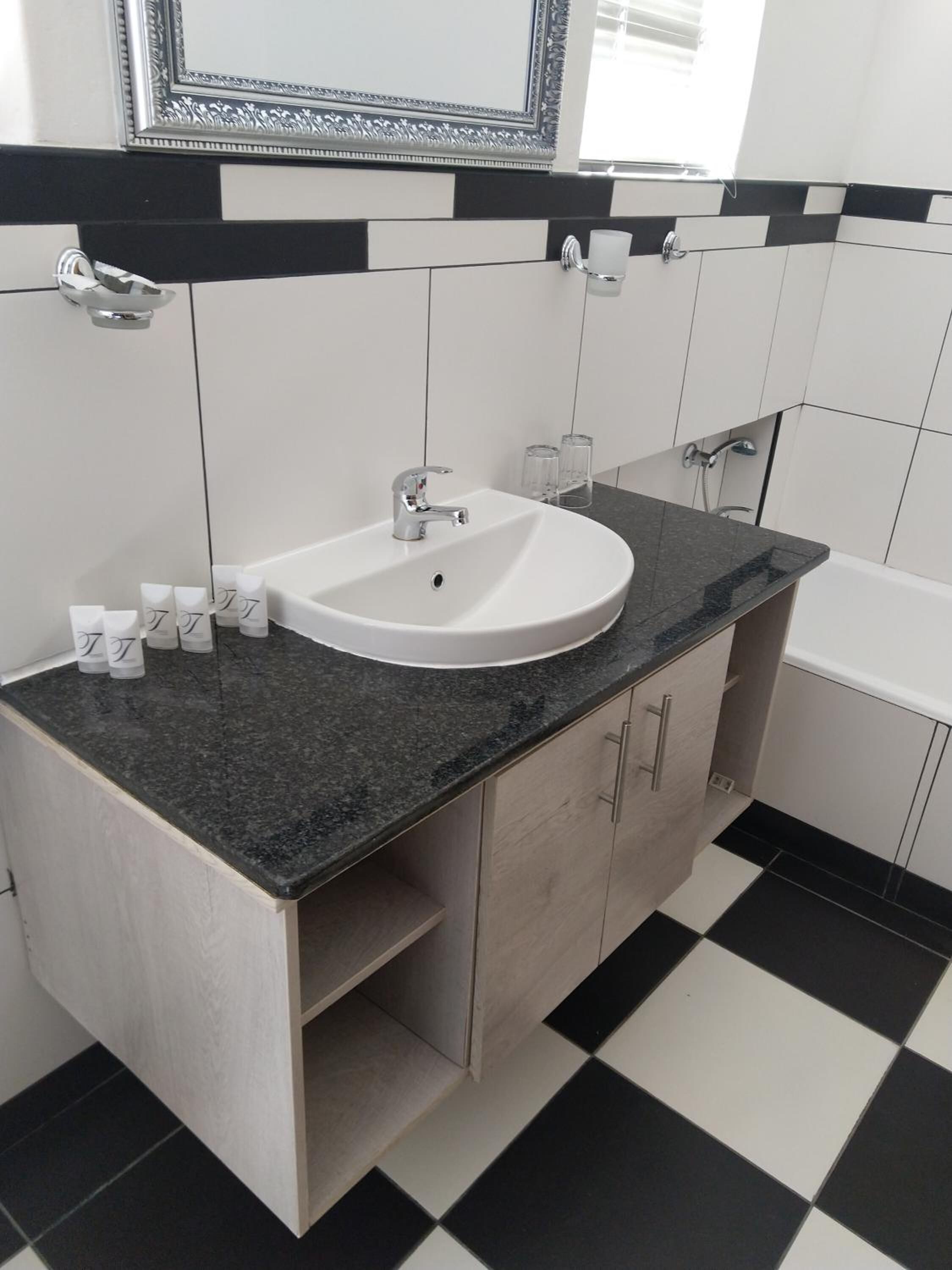 free toiletries, towels