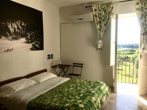 Cunas o camas infantiles gratuitas, camas supletorias, ropa de cama