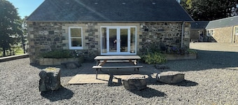 Cottage for 6 in stunning rural location (Beech)