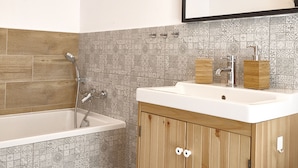 Deluxe Studio | Bathroom - Warsaw Airport ApartHotel (Warsaw)