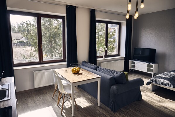 Deluxe Studio | Private kitchen | Fridge, microwave, stovetop, dishwasher - Warsaw Airport ApartHotel (Warsaw)