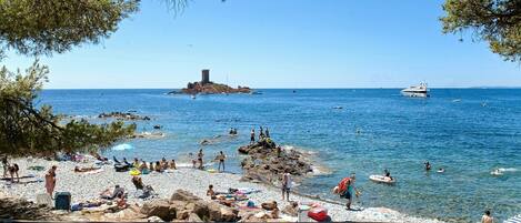 Beach nearby, sun-loungers