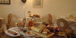 Food and drink - Locanda Alpina (Novella)