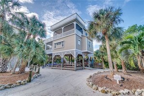Property grounds - 133-cinco De Mayo (Captiva)