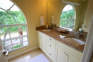 Bathroom - 149-junonia (Captiva)