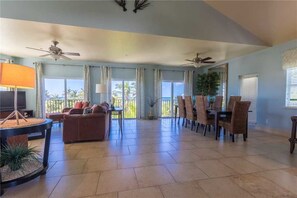 Interior - 169-key Lime Time (Captiva)