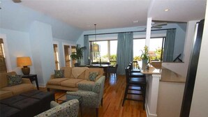 Living area - 214-skylark (Captiva)