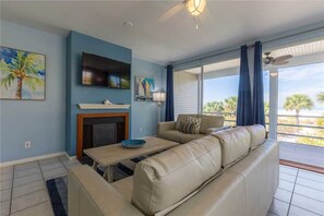TV, fireplace, MP3 dock