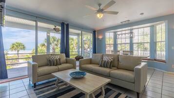 TV, fireplace, MP3 dock