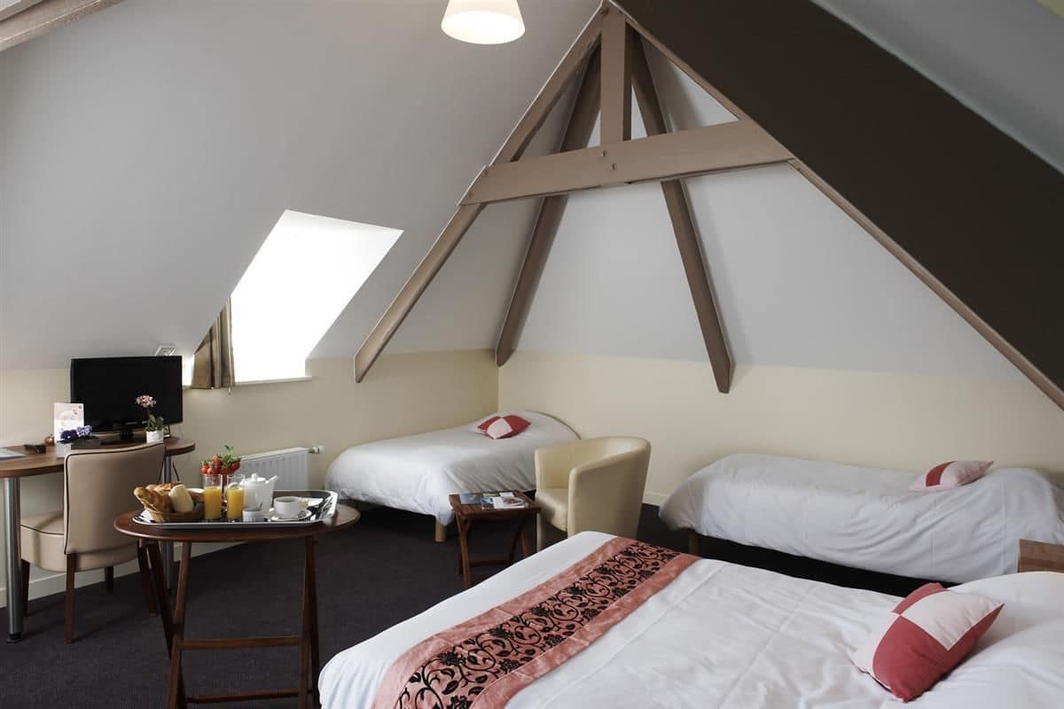 Chambre triple | 1 chambre, fer et planche à repasser, accès au Wi-Fi (inclus)