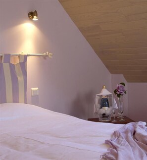 Double Room, Garden View | Iron/ironing board, free WiFi, bed sheets, wheelchair access