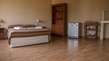 Junior-Ferienhütte, 1 Schlafzimmer | 1 Schlafzimmer, laptopgeeigneter Arbeitsplatz, Verdunkelungsvorhänge