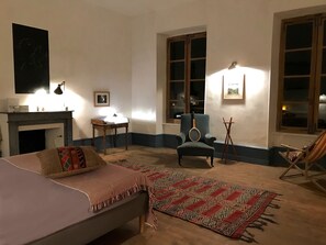 Suite, River View (Atlas)