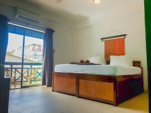 Deluxe Double Room - G&Z Plan B Hostel (Siem Reap)