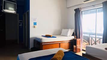 In-room safe, desk, soundproofing, free WiFi