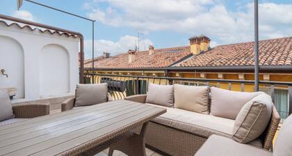 Large Filippini residence a few meters from the Arena