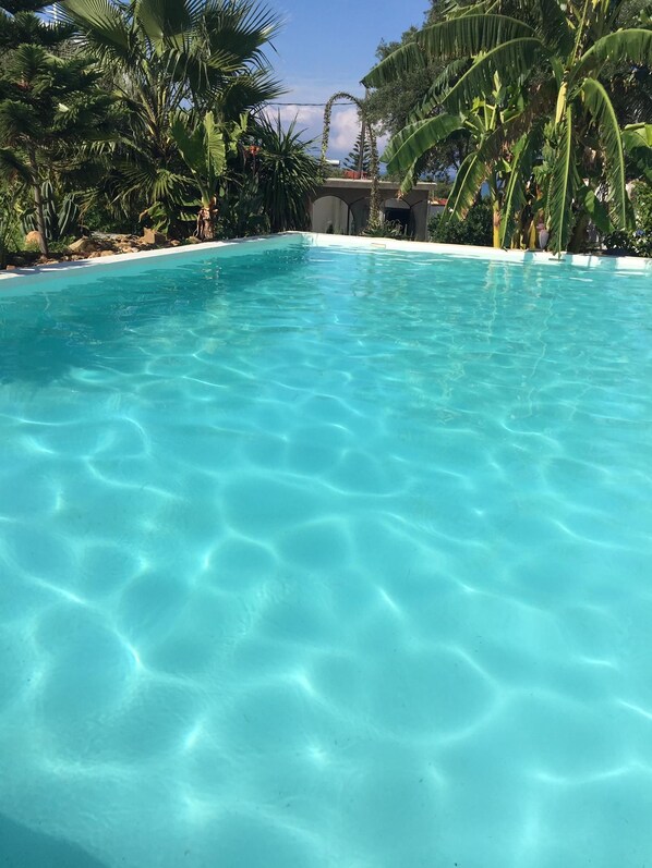 Classic Villa, 4 Bedrooms | Kolam renang persendirian