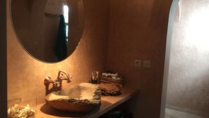 Classic Villa, 4 Bedrooms | Sinki Bilik Mandi