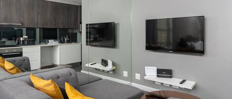 Studio | Wohnbereich | Flachbildfernseher