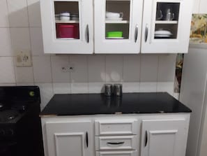 House, 3 Bedrooms | Private kitchen