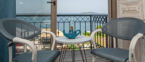 Double Room, Sea View | Premium bedding, minibar, desk, soundproofing