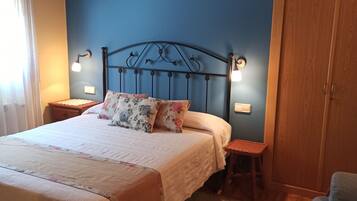 Double Room | Free cots/infant beds, bed sheets