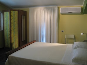 Desk, cots/infant beds, rollaway beds, free WiFi