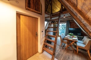 Apartamento Confort, vistas a la montaña (7) | Ropa de cama de alta calidad y mobiliario individual