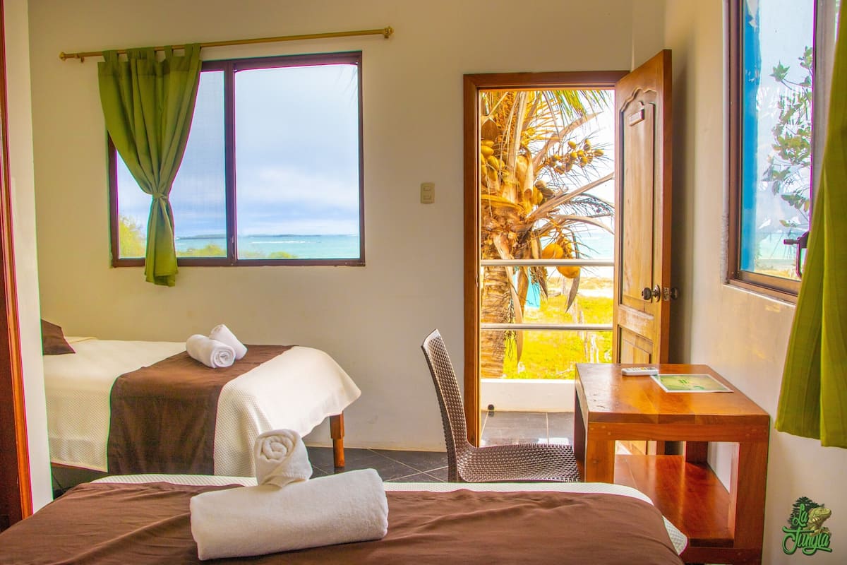 1 bedroom, premium bedding, in-room safe, desk