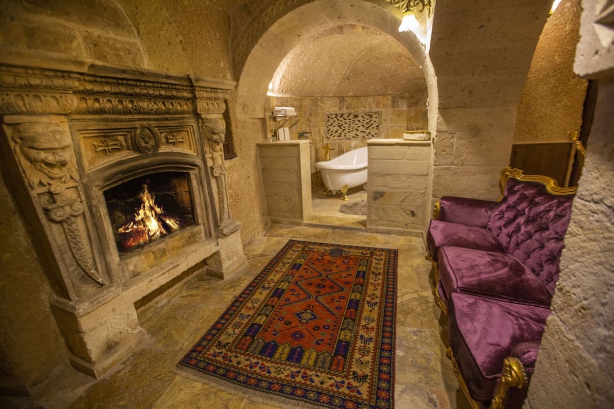 King Suite with Turkish Bath | Living area | 80-cm LCD TV with satellite channels, TV