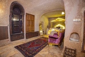 Royal King Suite 102 | Minibar, soundproofing, free WiFi, bed sheets - Royal Cave Hotel (Ürgüp)