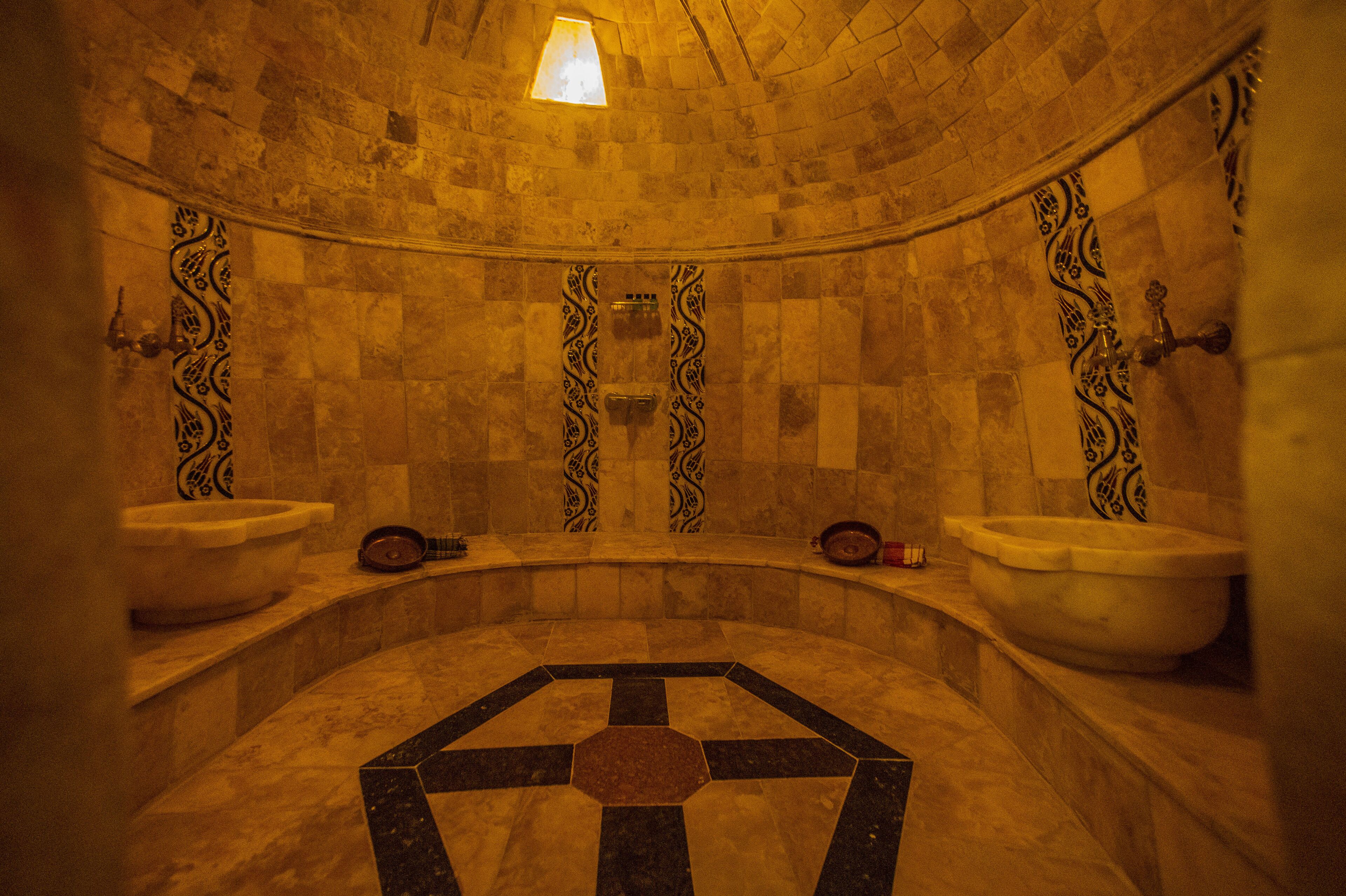 deluxe suite with turkish bath | bathroom amenities | free toiletries, hair dryer, slippers, towels