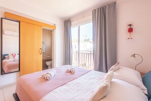 2 habitaciones, tabla de planchar con plancha, wifi y ropa de cama 
