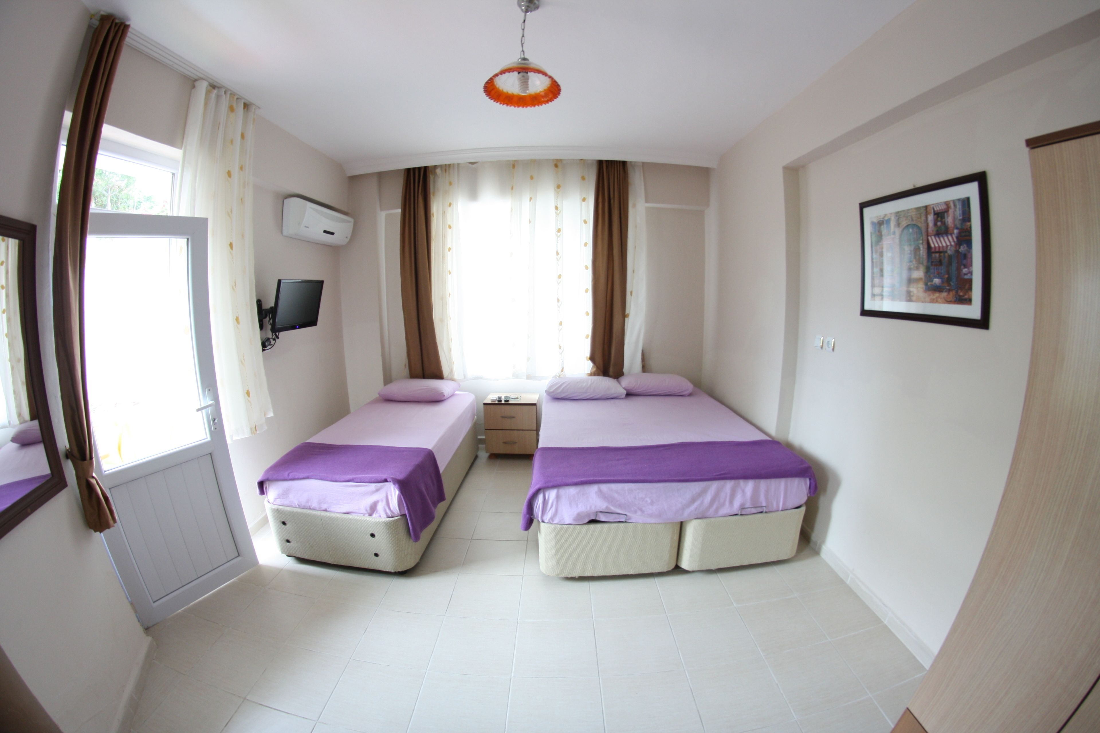 Bureau, Wi-Fi gratuit, draps fournis